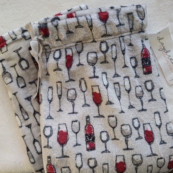 Berkshire Pants - Berkshire Lounge Joggers Plush Wine Print M NWT